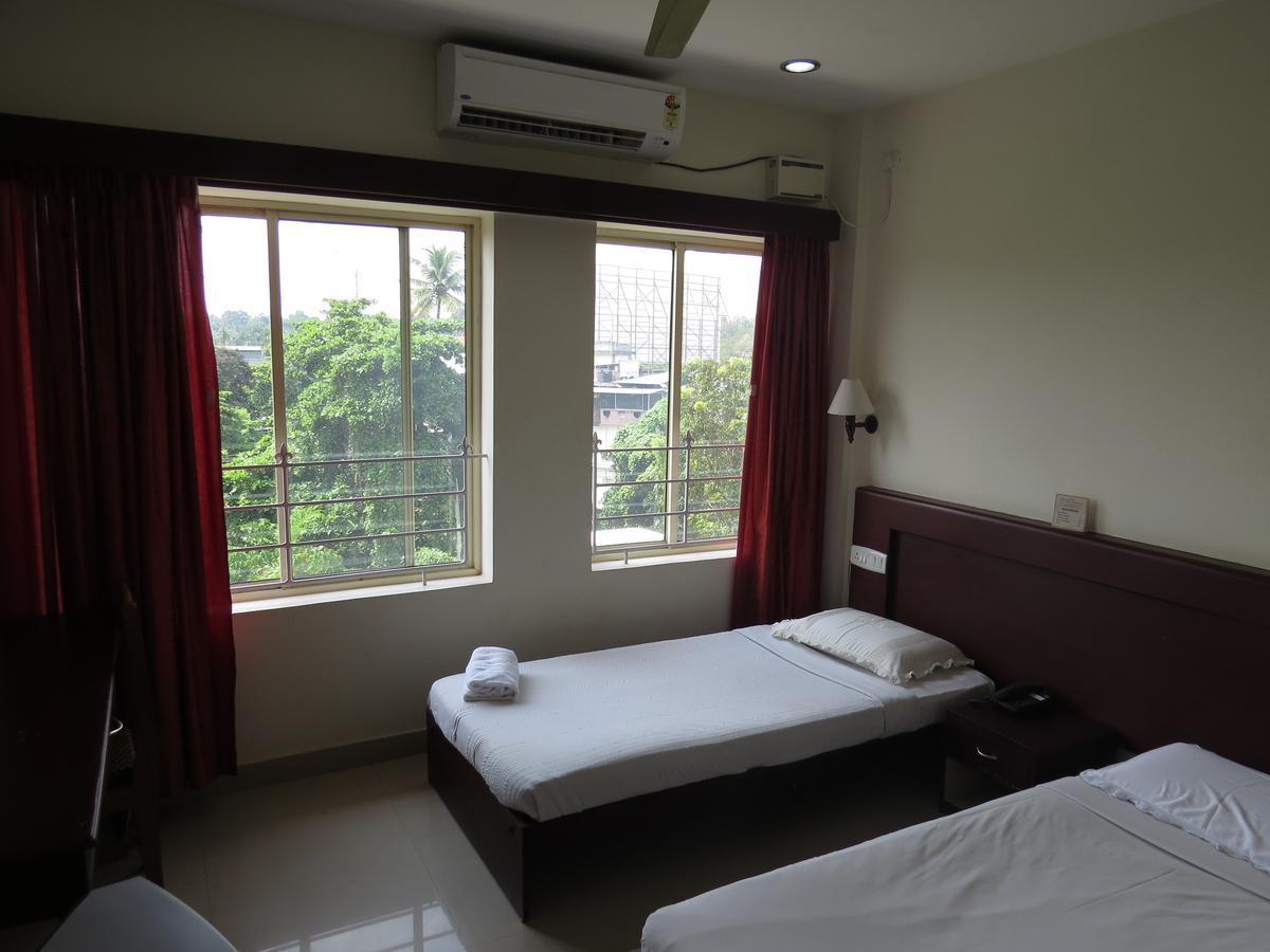 Lals Residency Adur Quarto foto