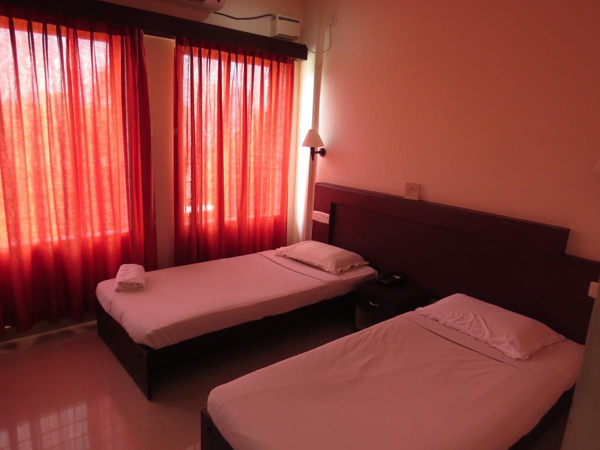 Lals Residency Adur Quarto foto