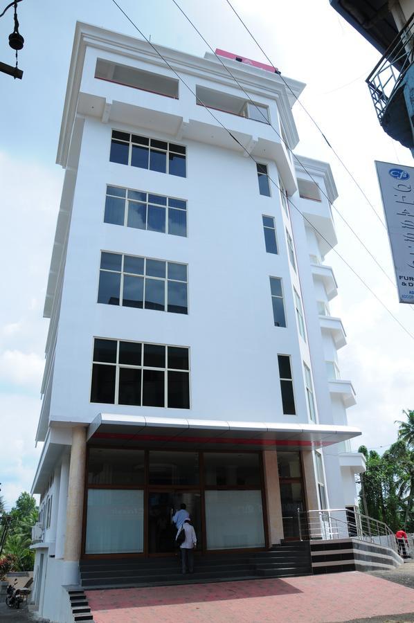 Lals Residency Adur Exterior foto