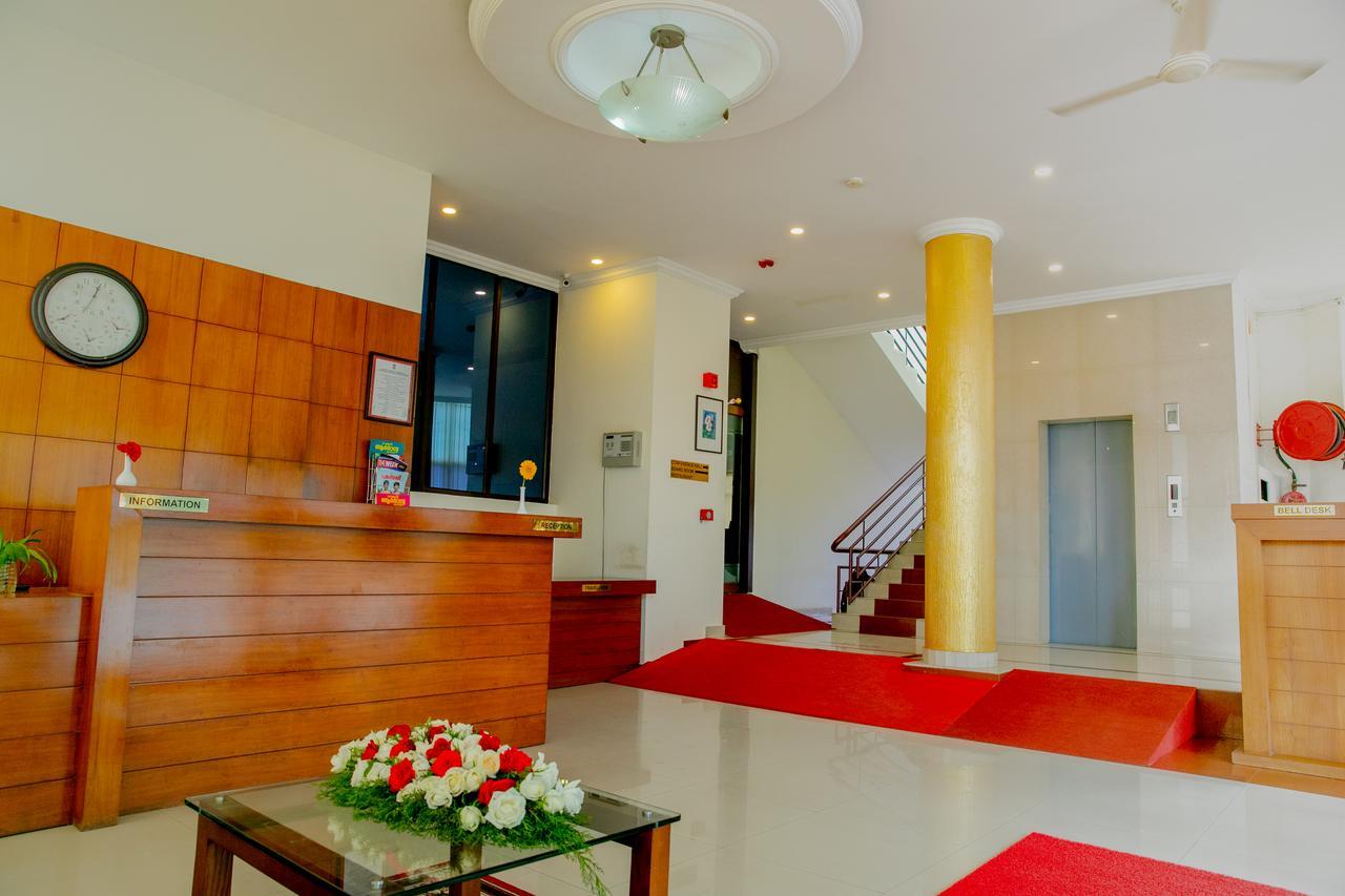 Lals Residency Adur Exterior foto